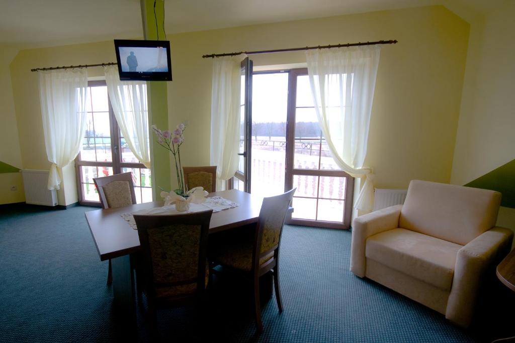 Hotel Gosciniec Horyzont Zemborzyce Tereszyńskie Quarto foto